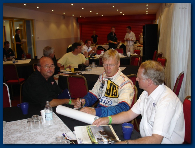 602x451 pixels (107K)